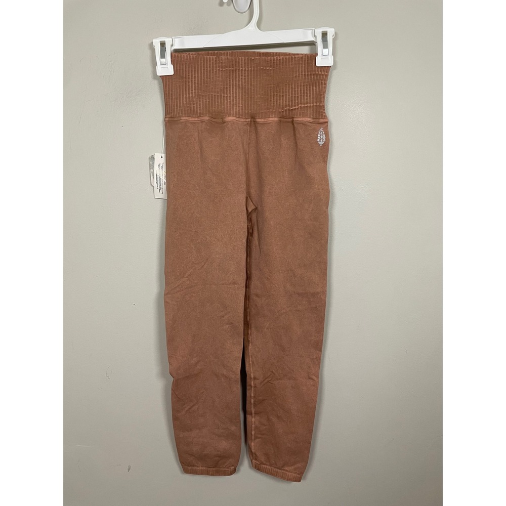 Free People Movement Good Karma High Rise 7/8 Leggings in Sand Size Medium/Large
